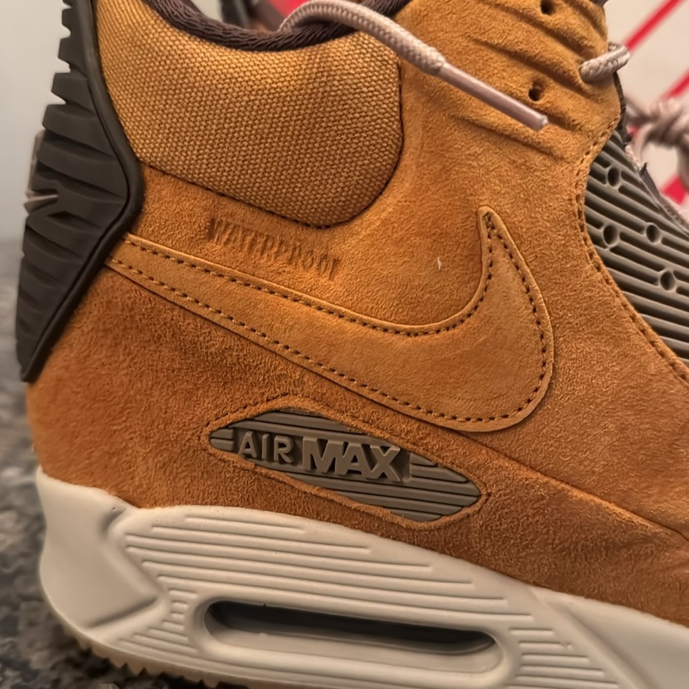 Nike Air Max winter wheat sneakerboot 90 EUC 10.5 Sneakers - Picture 2 of 16